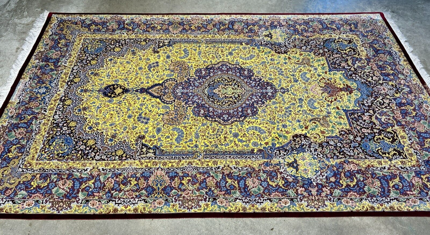5'4"x8'2" Exquisite Extra-Fine Hand-Knotted 100% Silk Qume Carpet - Area Rug