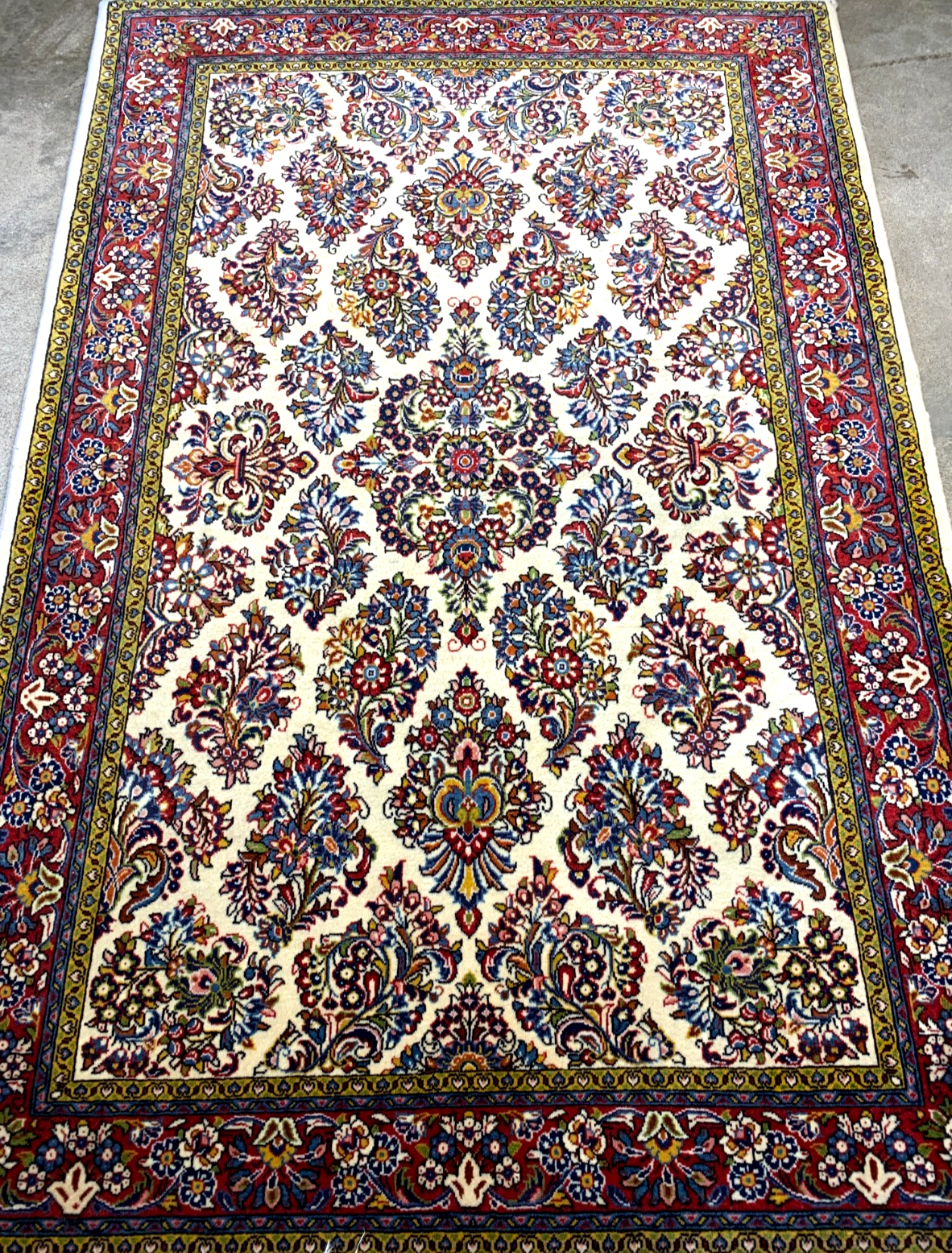 3'5"x5'0'' Fine Hand-Knotted Fine 100% Wool Pile Sarouke Area Rug