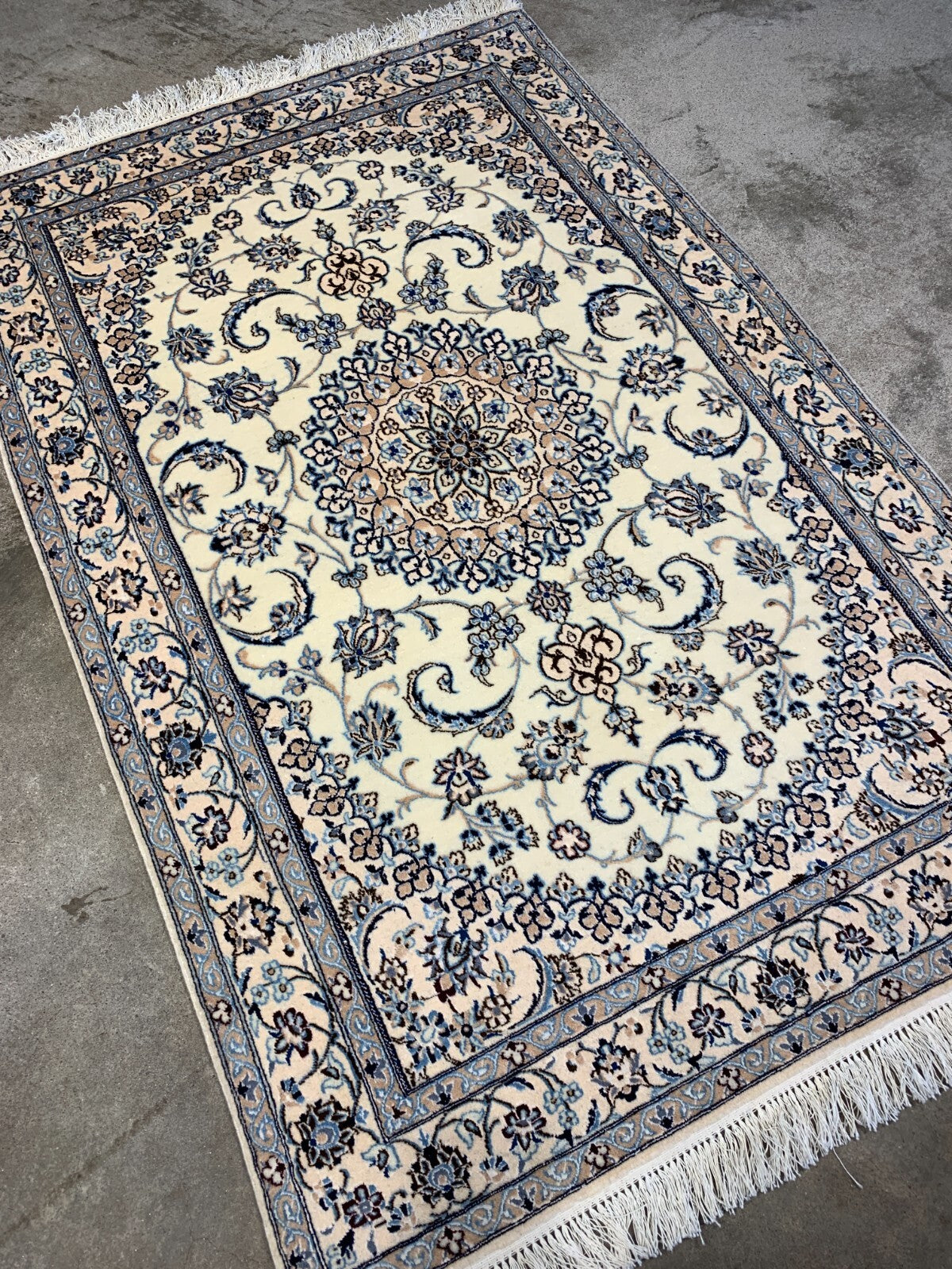 3'3"x4'11'' Very Fine Hand-Knotted Silk & Wool Naine Area Rug - Carpet