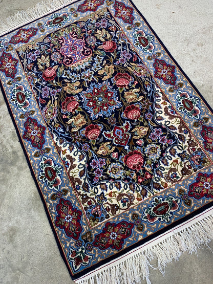 2'3"x3'6" Extra Fine Hand-Knotted Wool & Silk Isfahane Rug