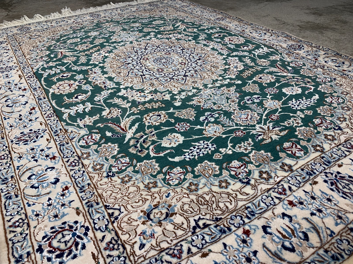 3'8"x4'10'' Hand-Knotted Very Fine Silk & Wool Naine Area Rug