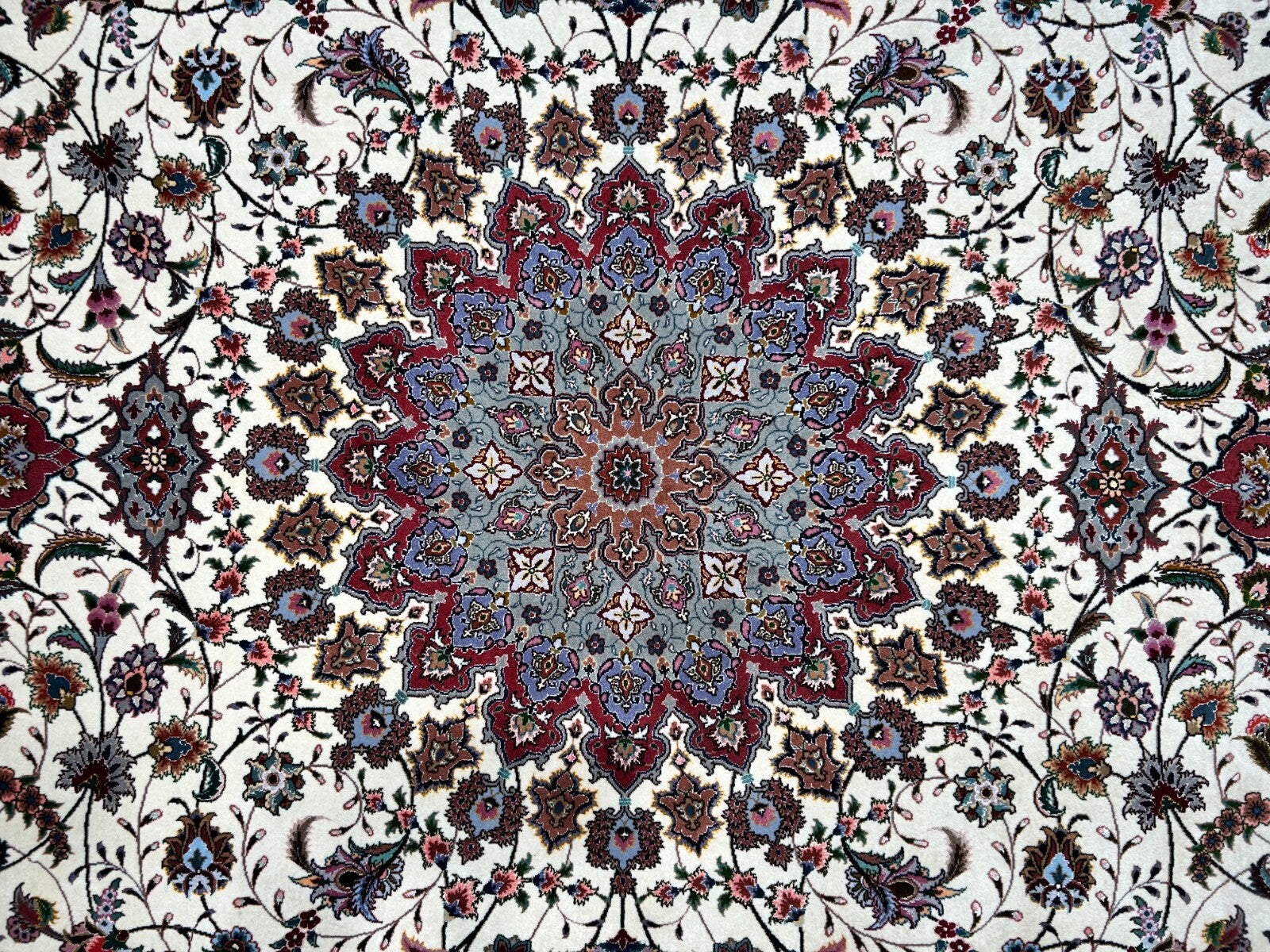 6'9"x9'9" Fine Hand-Knotted Wool & Silk Blend Tabrize Carpet - Area Rug