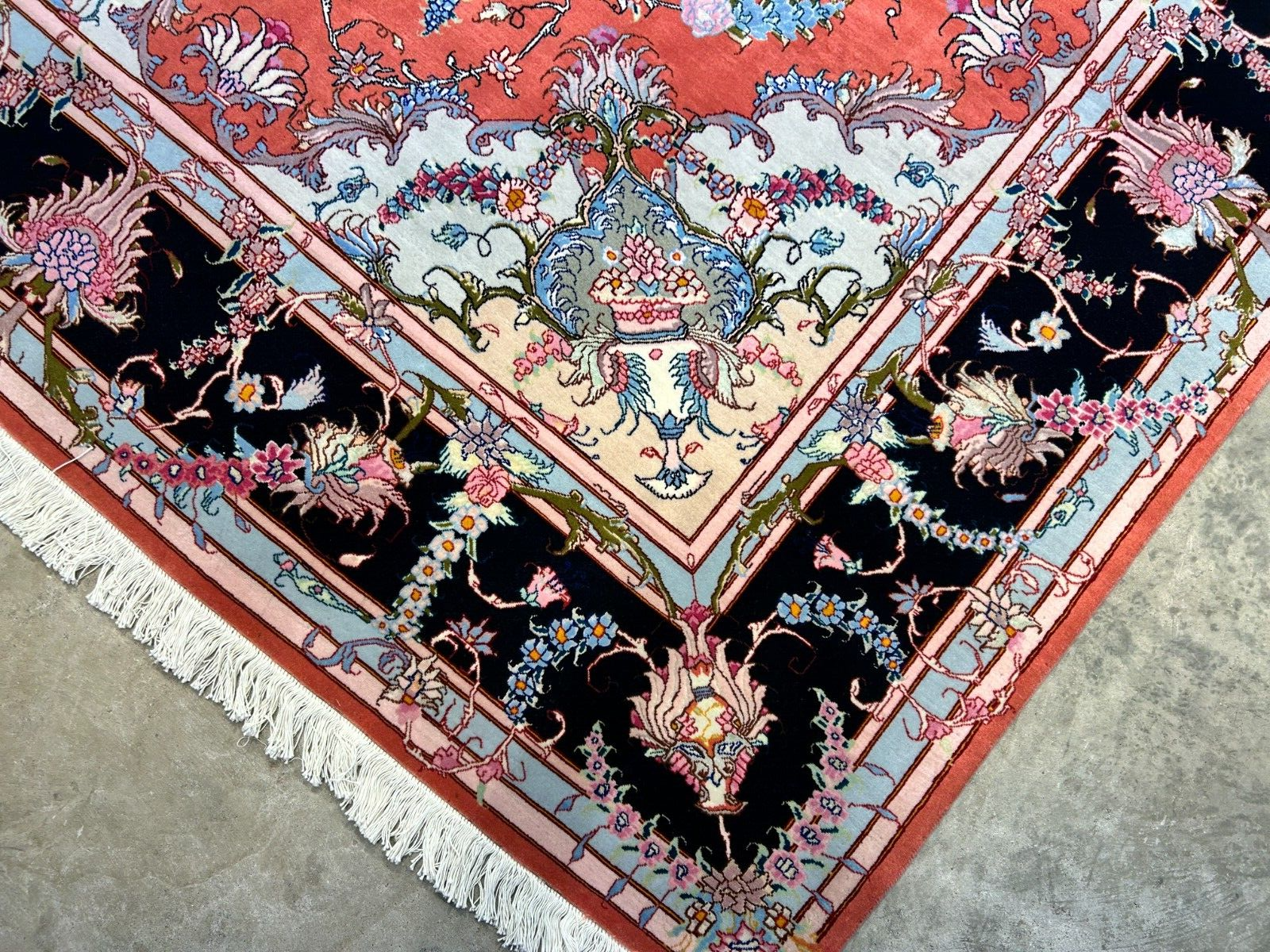 7'x10' Fine Hand-Knotted Wool & Silk Tabrize Rug - Area Carpet