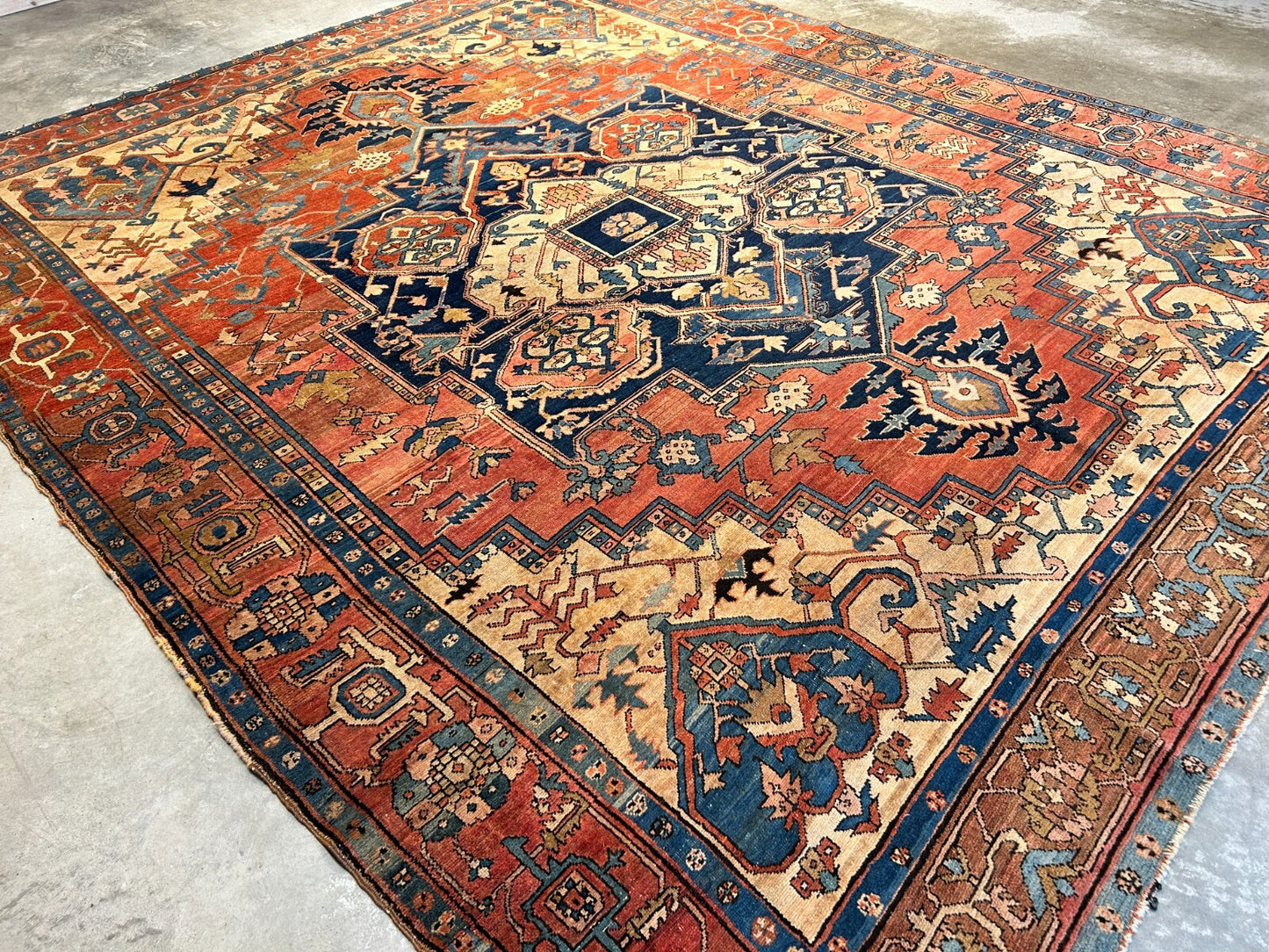 Collector Item - 9'8"x11'10 Antique Fine Wool Herize Serapy Hand-Knotted Rug