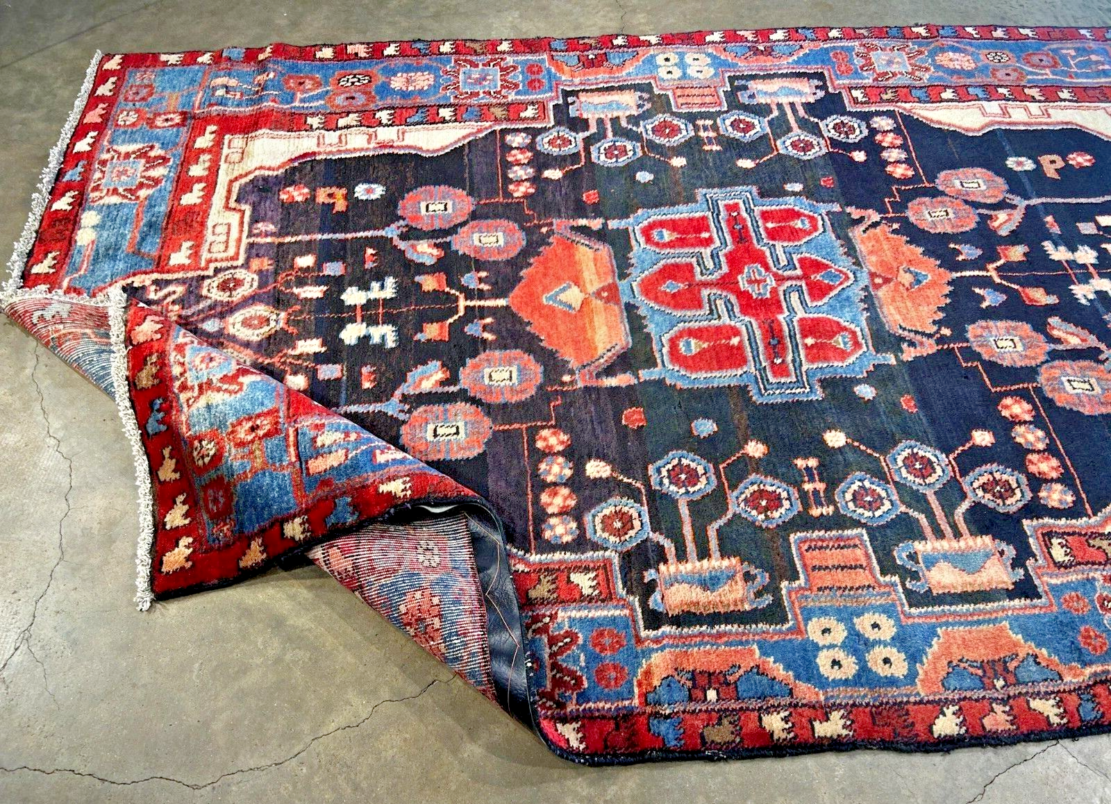 4'0" x 7'8" Hand-Knotted 100% Wool Pile Nahavande Area Rug