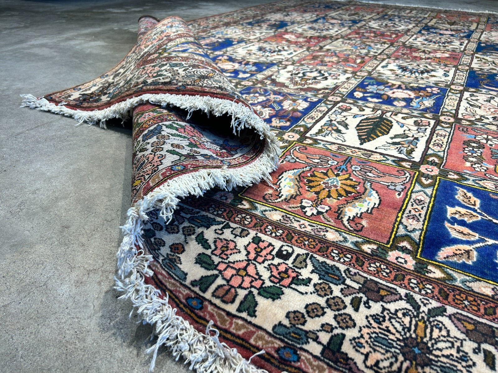 6'6"x10'0" Hand-Knotted 100% Lamb Wool Bakhtiarie Carpet - Area Rug