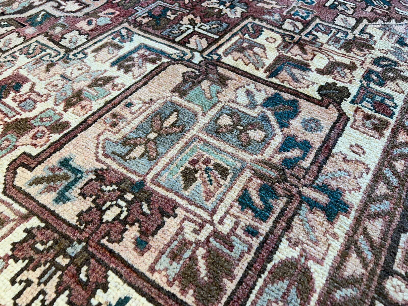 7'5"x11'5" Hand-Knotted 100% Wool Pile Herize Rug