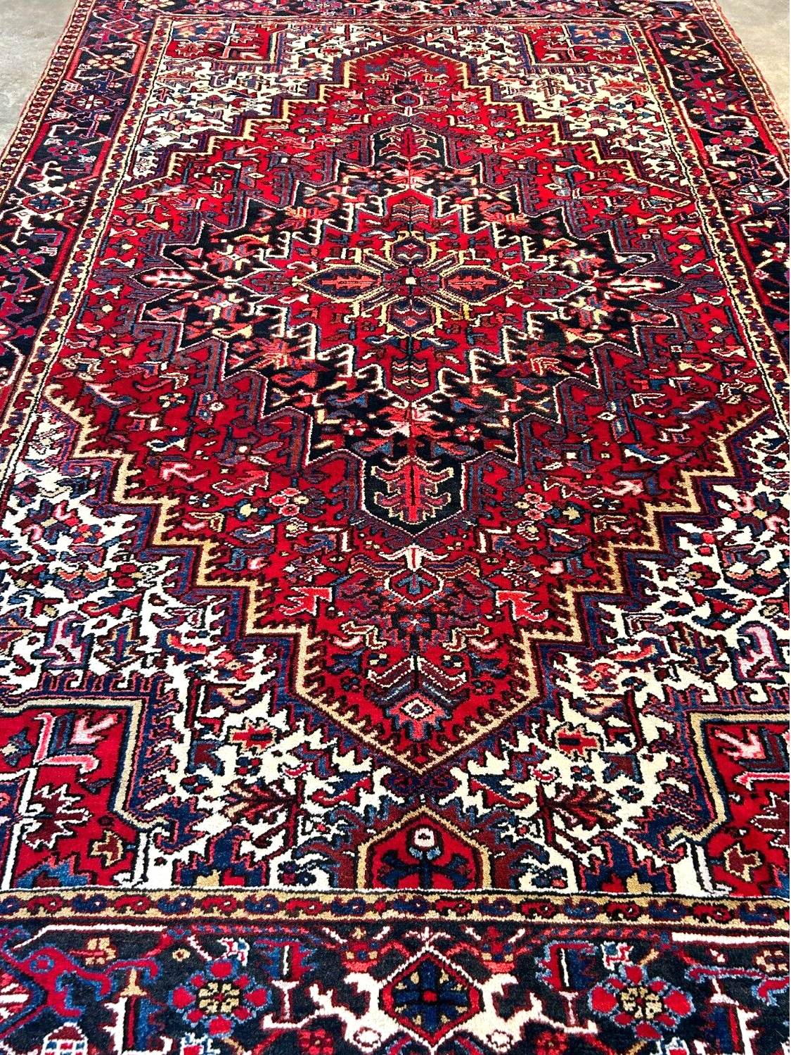 7'8"x11'5" Hand-Knotted 100% Wool Pile Herize Rug