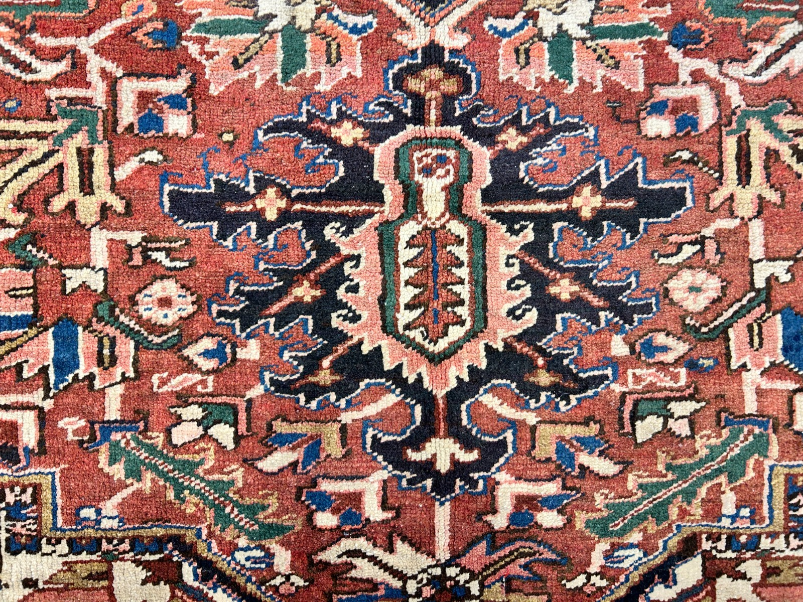 8'6"x11'6" Hand-Knotted 100% Wool Pile Herize Rug