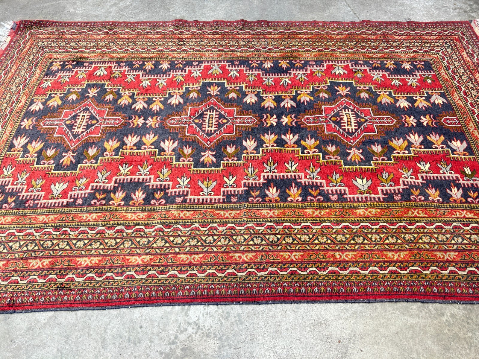 3'11"x6'3" Hand-Knotted 100% Wool Pile Geometric Rug