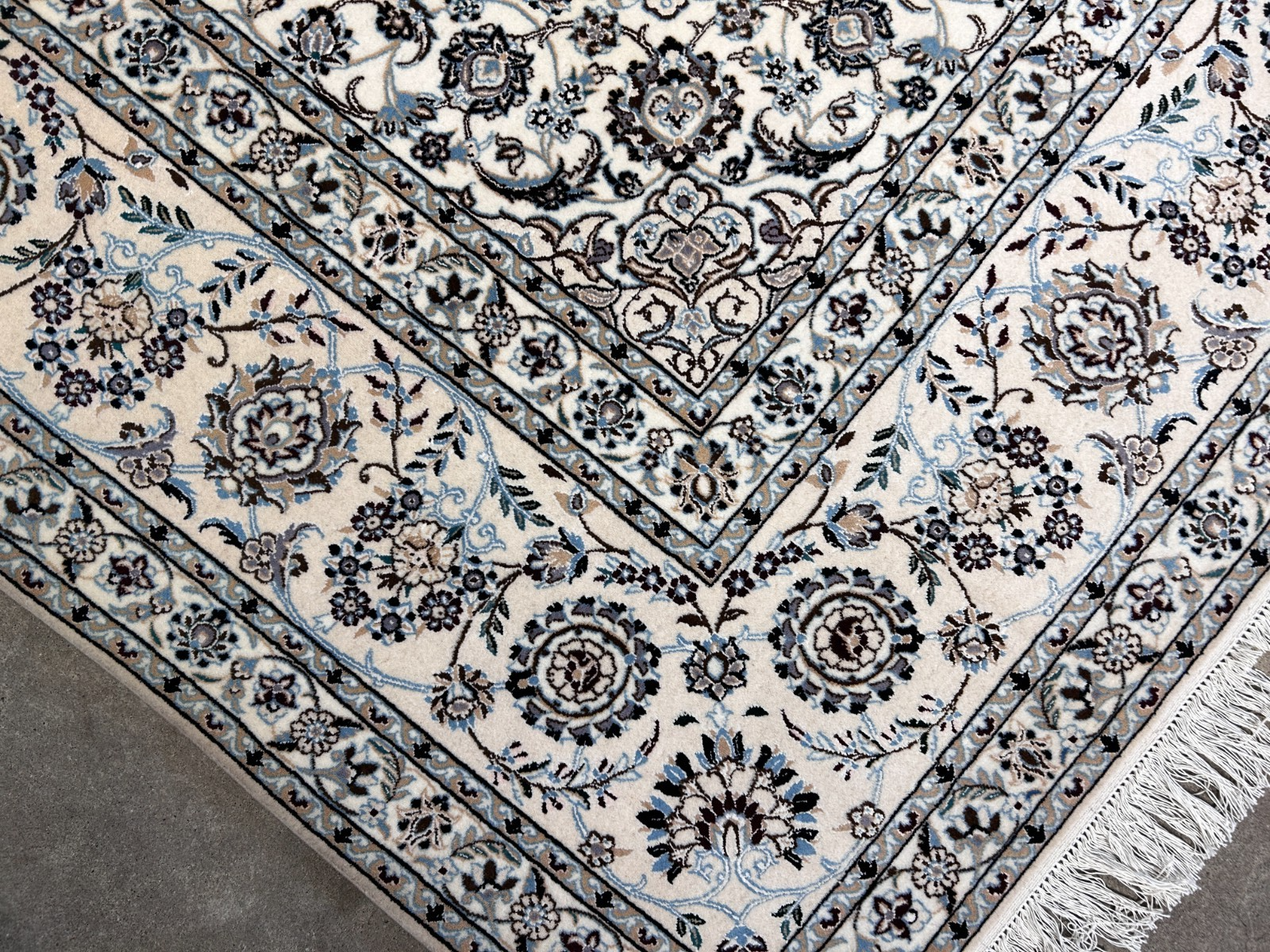  8'3"x11'10'' Very Fine Silk & Wool Habibian Naine Area Rug - Area Carpet