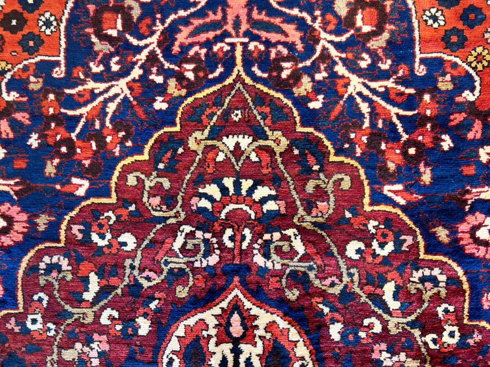 8'4"x11'6" Hand-Knotted 100% Wool Pile Bakhtiarie Rug