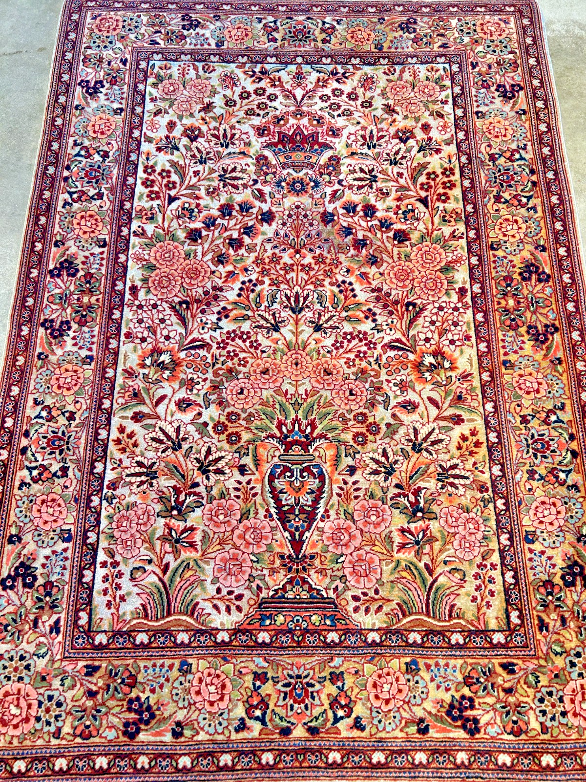 3'3"x5'4" Very Fine Hand-Knotted 100% Wool Pile Persiane Kashane Rug