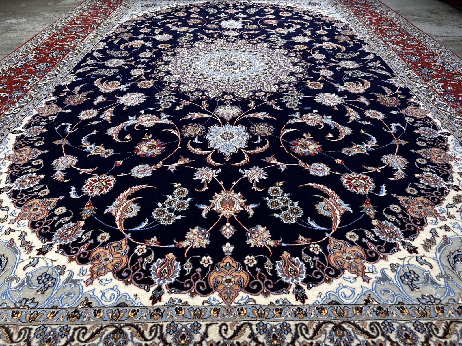 8'8"x11'9" Extra Fine Hand-Knotted Wool & Silk Isfahane Rug