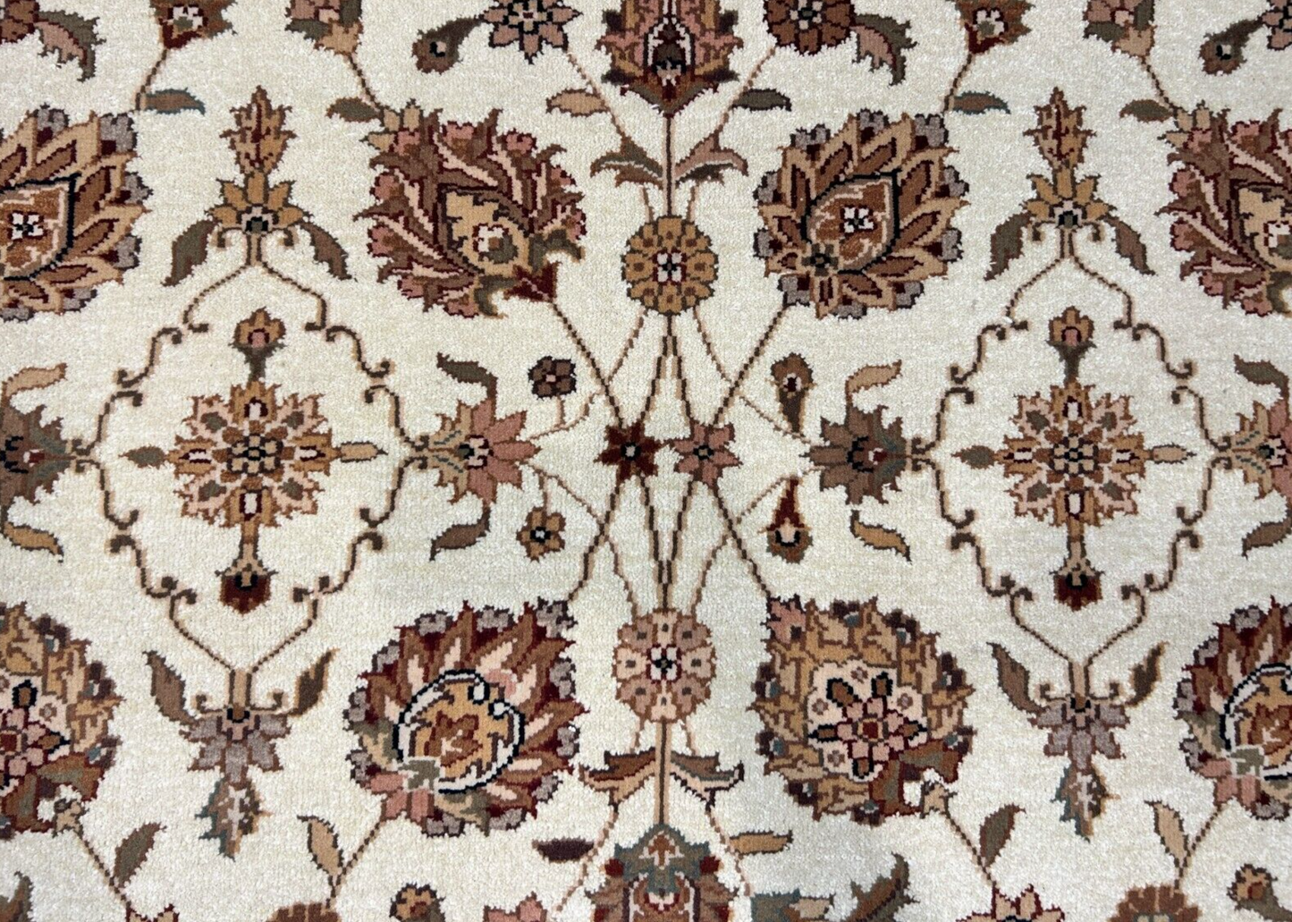 6'x9' Hand-Knotted 100% Wool Pile Indian Agra Carpet - Area Rug