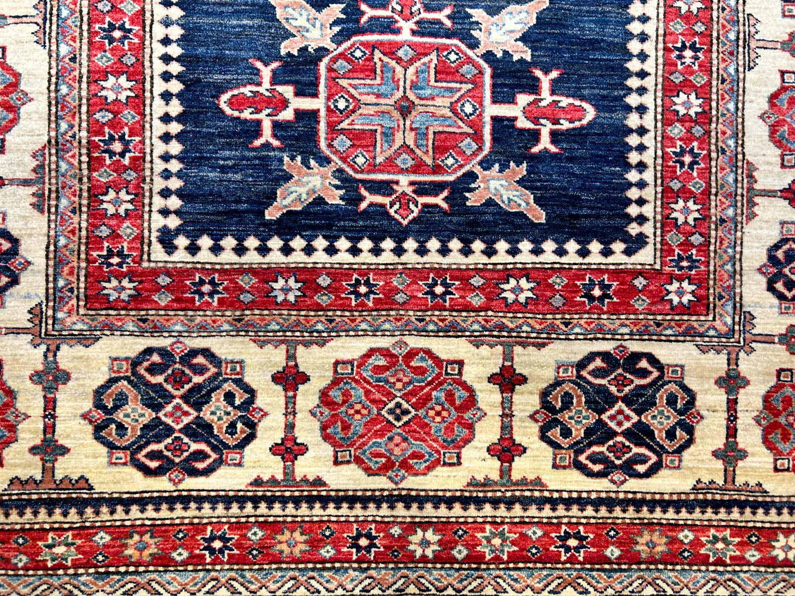 5'9"x8' Hand-Knotted 100% Wool Carpet - Kazak Area Rug