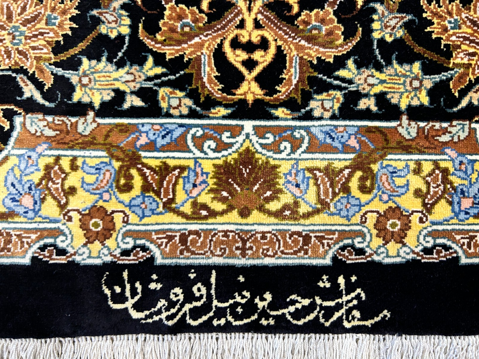 6'6"x10' Exquisite Hand-Knotted 100% Silk Qume Rug