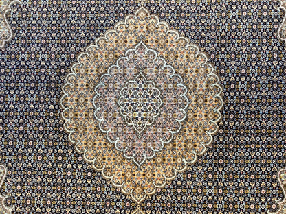 6'7"x9'9" Fine Hand-Knotted Wool & Silk Oriental Tabrize Rug - Area Carpet