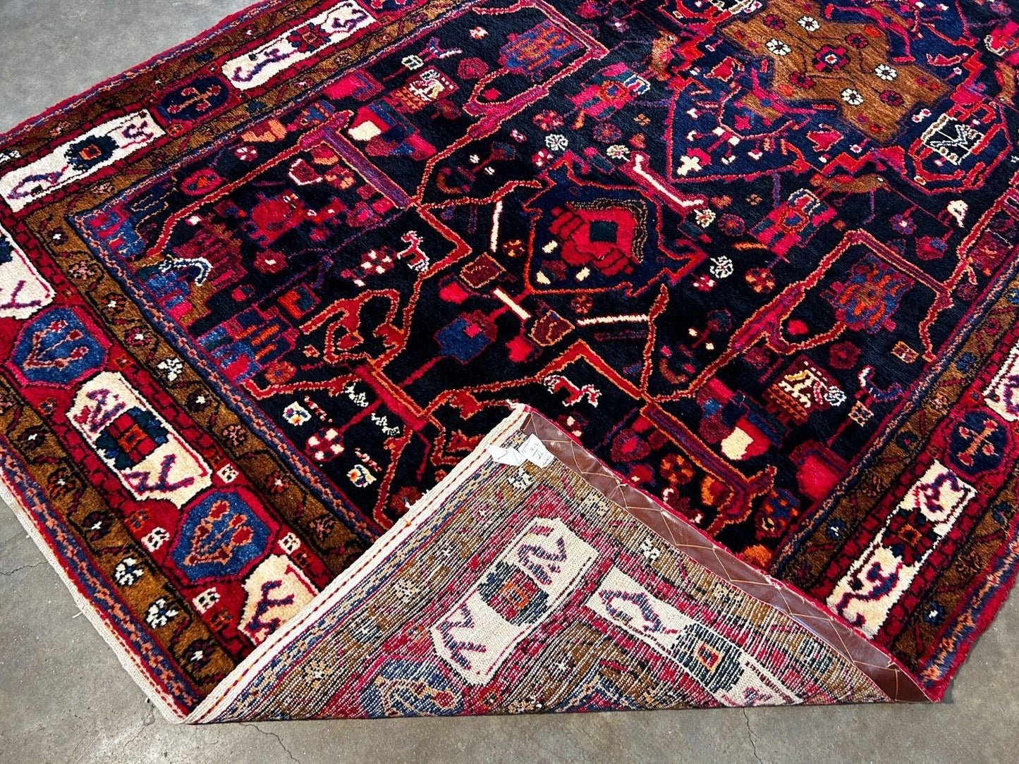 5'7" x 10'6" Hand-Knotted 100% Wool Pile Nahavande Area Rug - Carpet