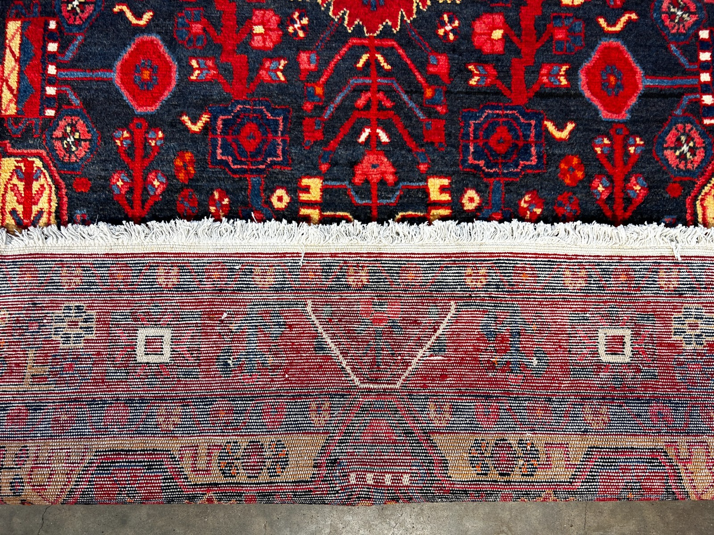 5'4" x 9'7" Hand-Knotted 100% Wool Pile Nahavande Area Rug