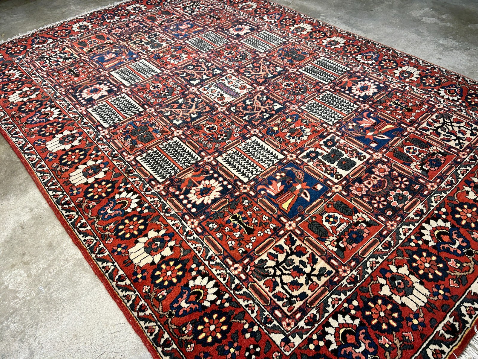 7'0"x9'9" Hand-Knotted 100% Lamb Wool Bakhtiarie Carpet - Area Rug