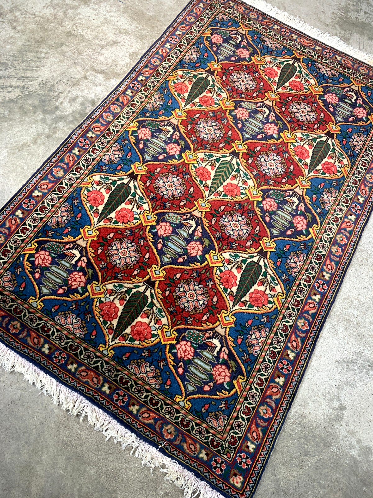 3'3"x5'2'' Hand-Knotted 100% Wool Pile Bakhtiarie Area Rug