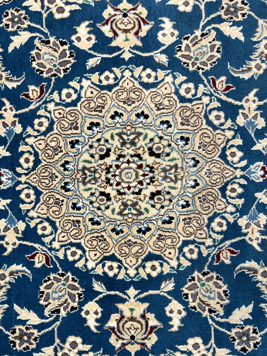 3'1"x4'9" Fine Hand-Knotted Wool & Silk Naine Rug
