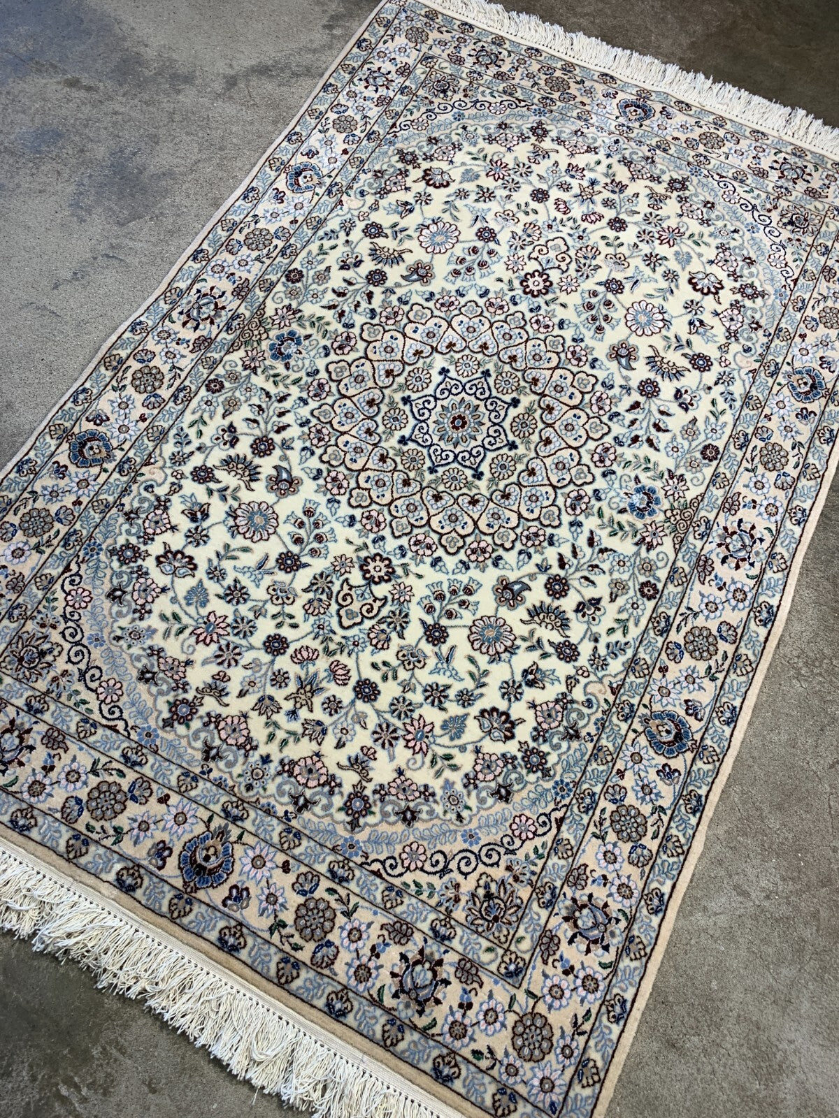 3'2"x4'11'' Very Fine Hand-Knotted  Silk & Wool Naine Area Rug - Carpet