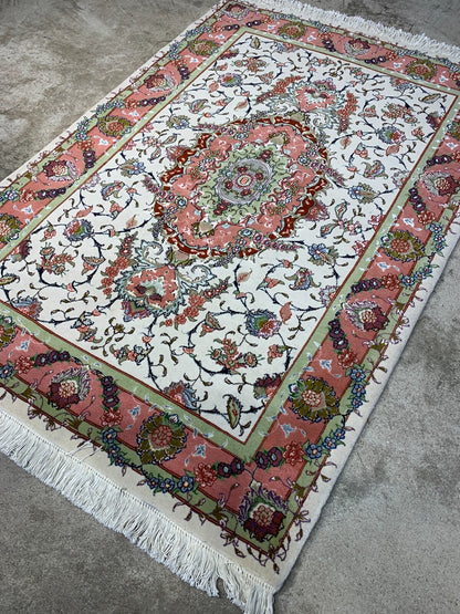 3'0"x5'0'' Hand-Knotted Silk & Wool Tabrize Area Rug