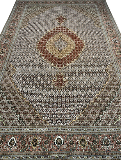 6'8"x10' Fine Hand-Knotted Wool & Silk Oriental Tabrize Rug - Area Carpet