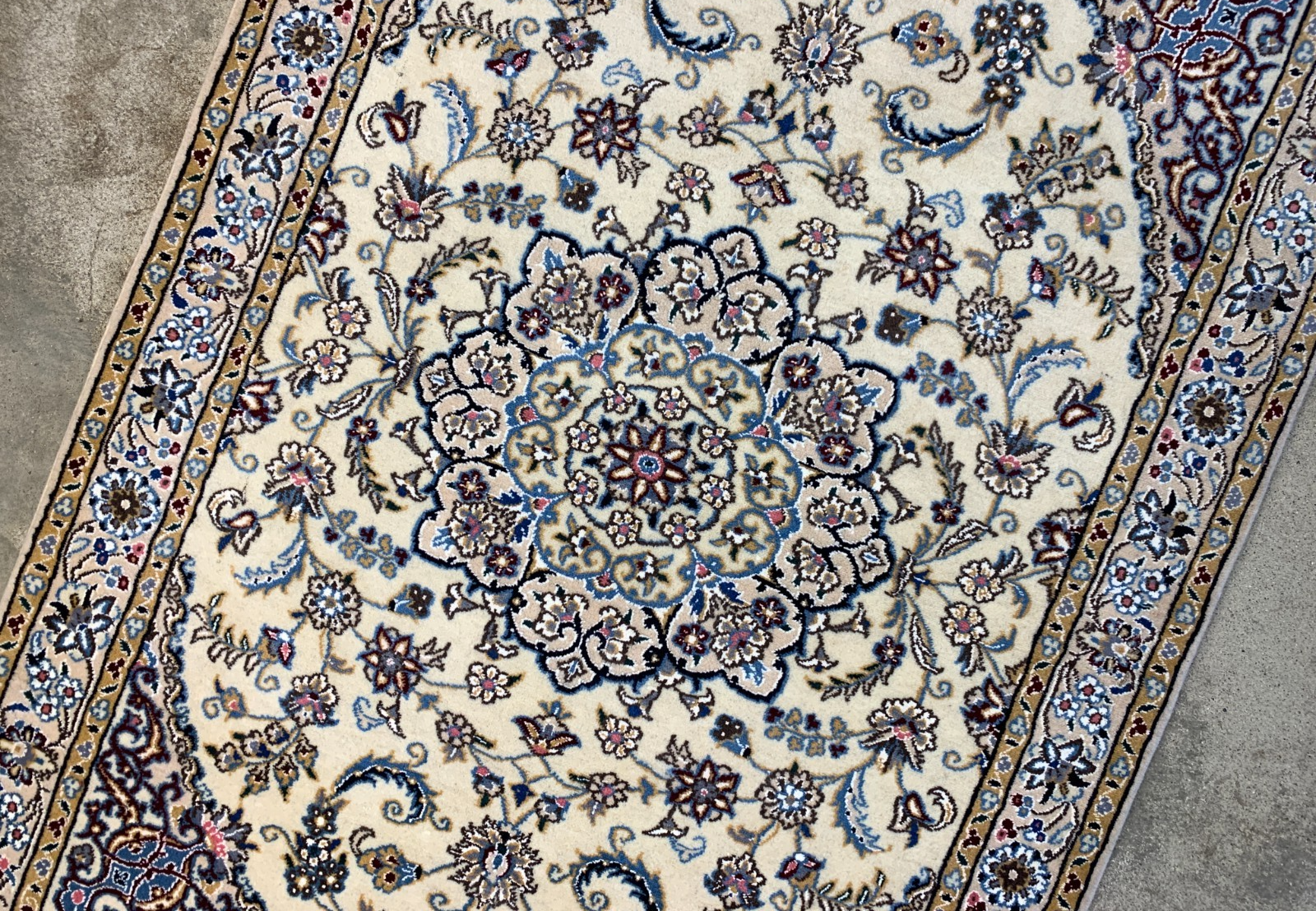 3'3"x4'10''  Very Fine Hand-Knotted Silk & Wool Naine Area Rug - Area Carpet