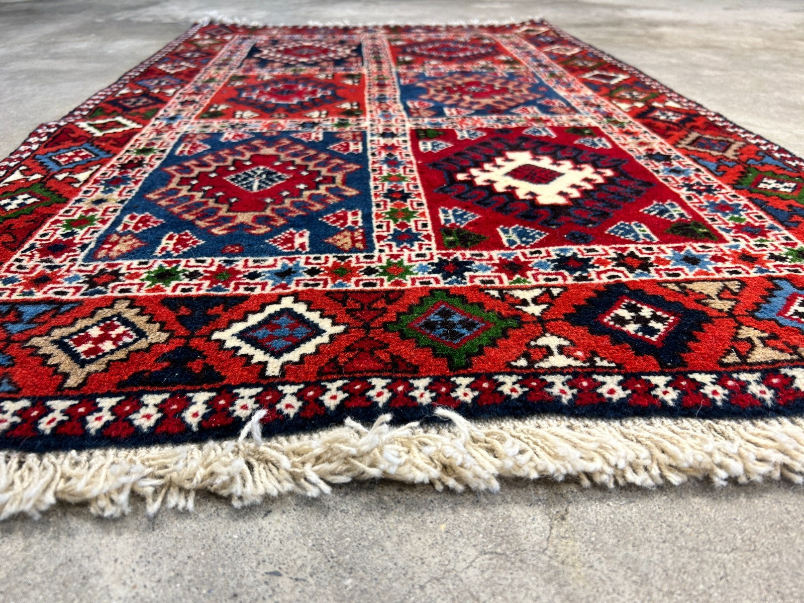 2'7"x4'2" Hand-Knotted 100% Wool Pile Yalamehe Rug