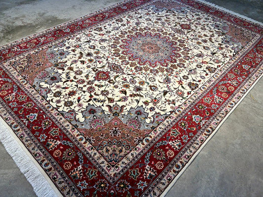 6'9"x9'9" Fine Hand-Knotted Wool & Silk Blend Tabrize Carpet - Area Rug