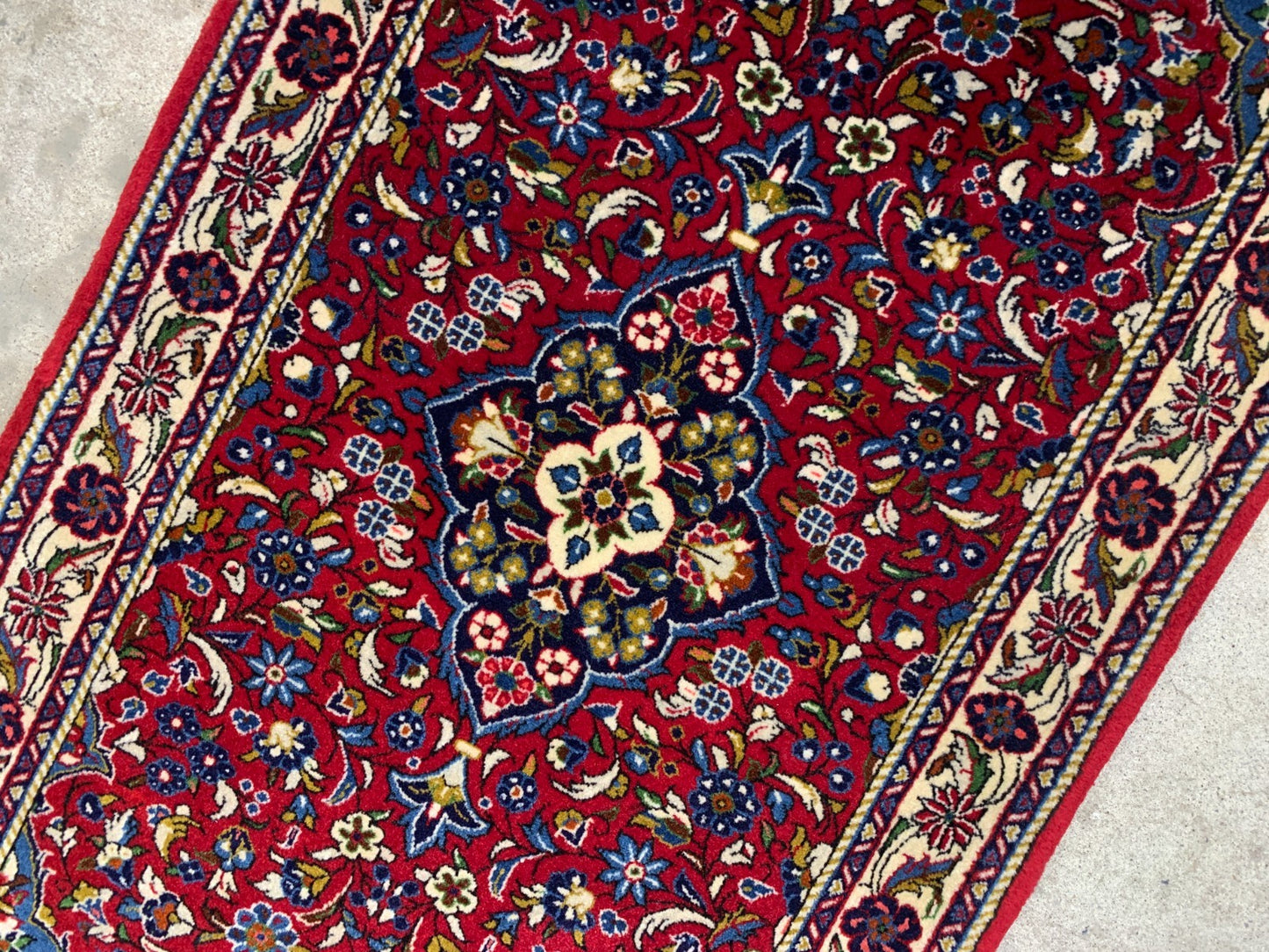 2'2"x4'1" Hand-Knotted 100% Wool Pile Sarouke Rug