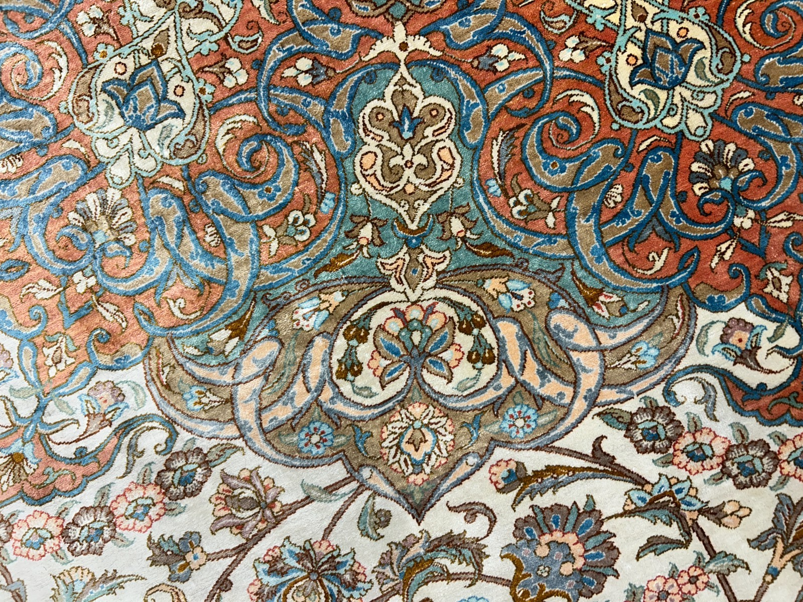 9'10"x13' Exquisite Signed Hand-Knotted 100% Silk Qume Rug