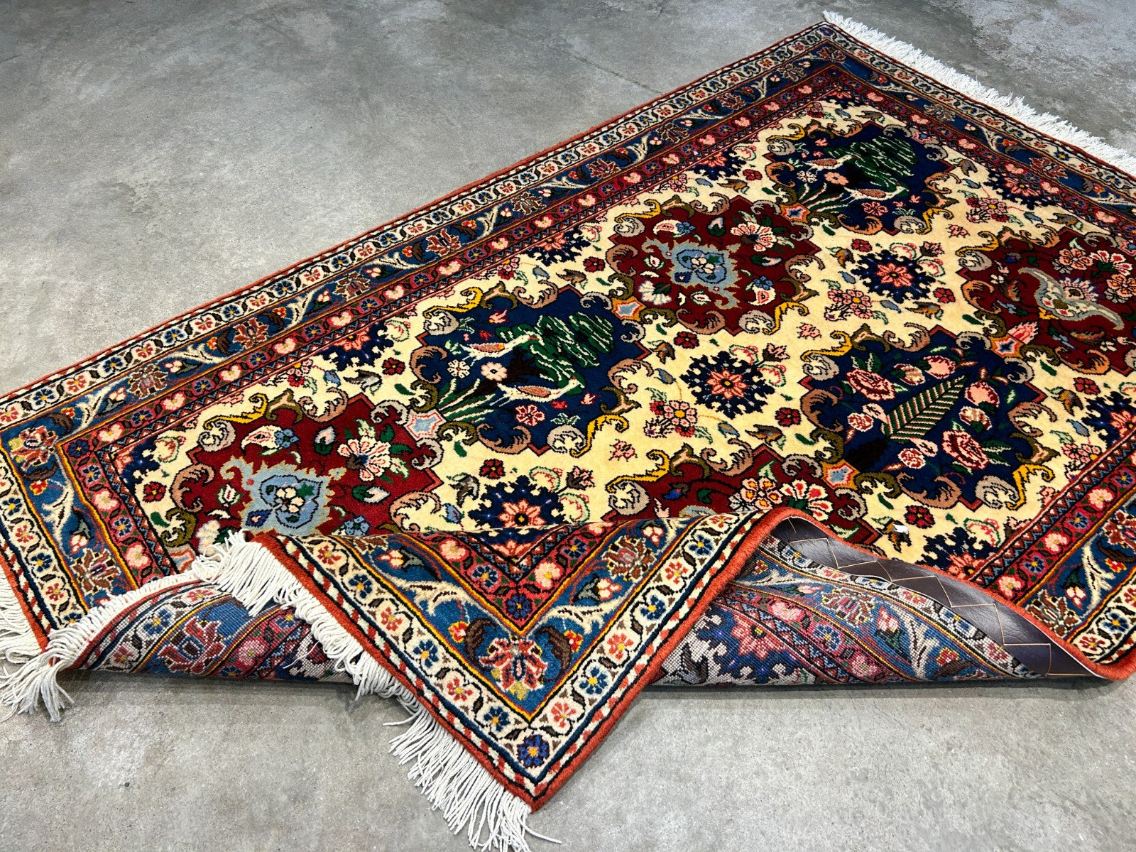 3'x5'1" Hand-Knotted 100% Wool Pile Bakhtiarie Area Rug