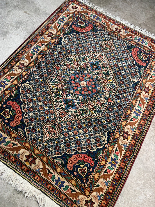 3'5"x5'2'' Hand-Knotted 100% Wool Bakhtiarie Area Rug - Area Carpet