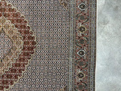 6'8"x10' Fine Hand-Knotted Wool & Silk Oriental Tabrize Rug - Area Carpet