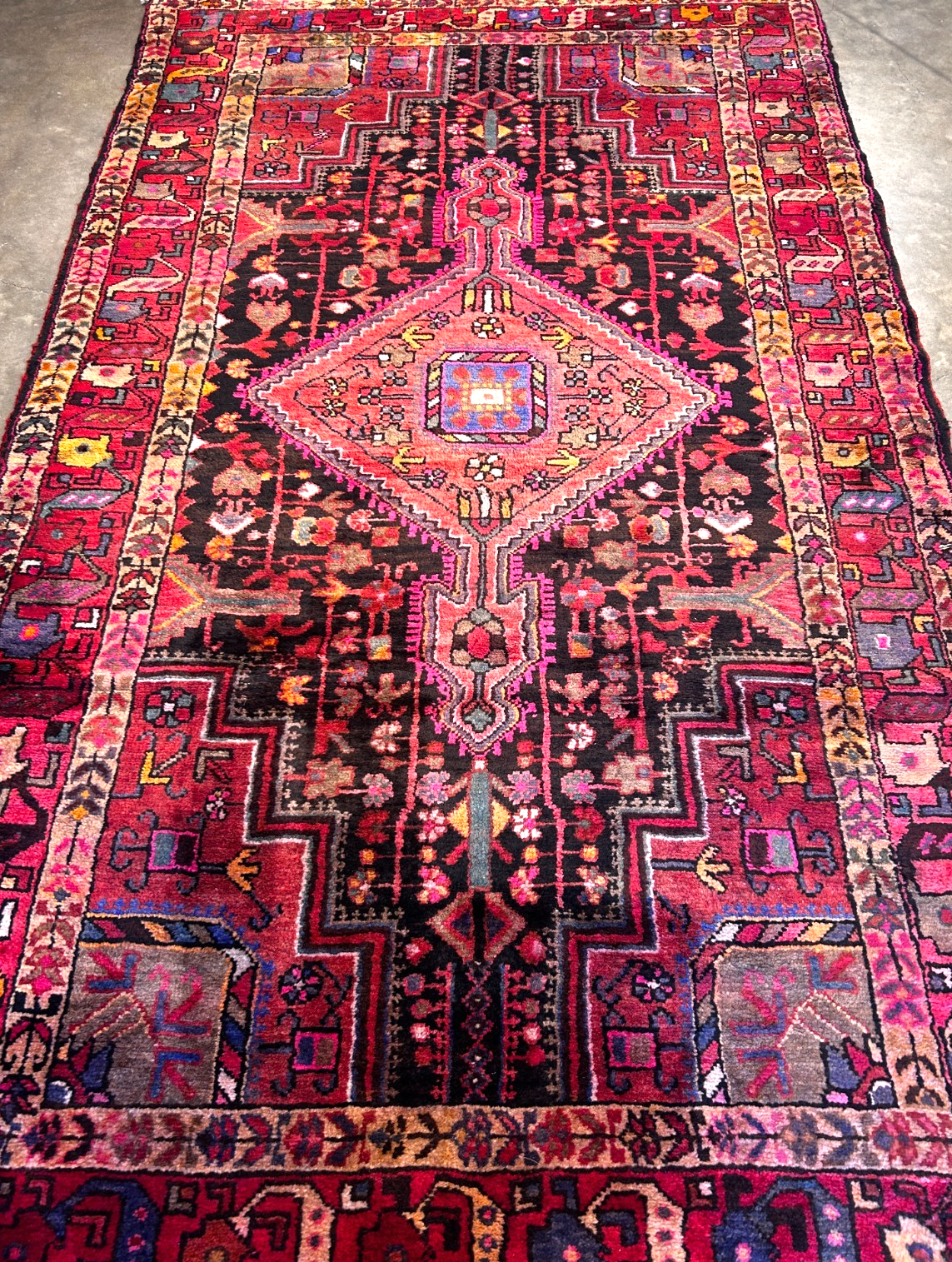 4'9" x 8'6" Hand-Knotted 100% Wool Carpet - Hamadane Area Rug