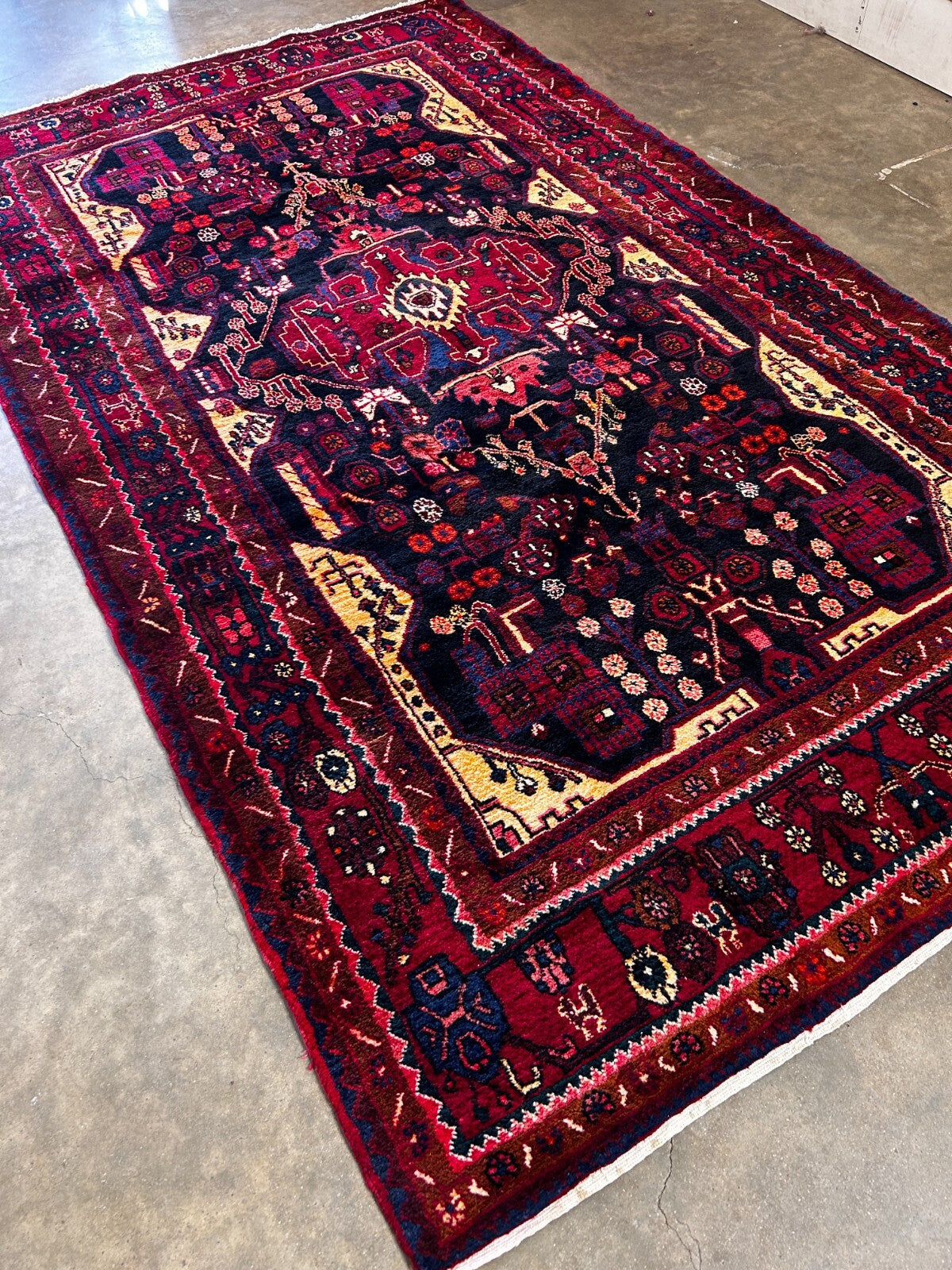 5'6" x 9'1'' Hand-Knotted 100% Lamb Wool Pile Nahavande Area Rug - Carpet