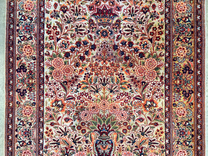 3'3"x5'4" Very Fine Hand-Knotted 100% Wool Pile Persiane Kashane Rug