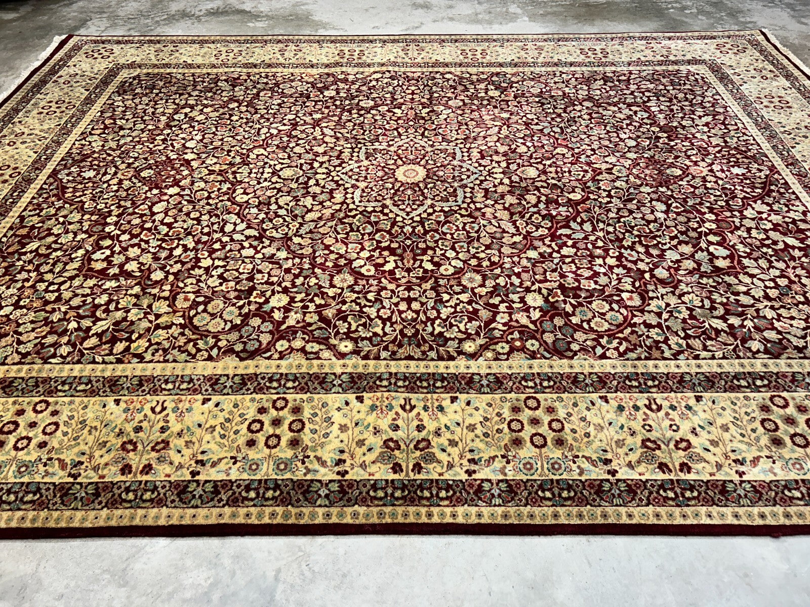 9'x12' Hand-Knotted 100% Lamb Wool Pile Persiane Design Carpet - Area Rug
