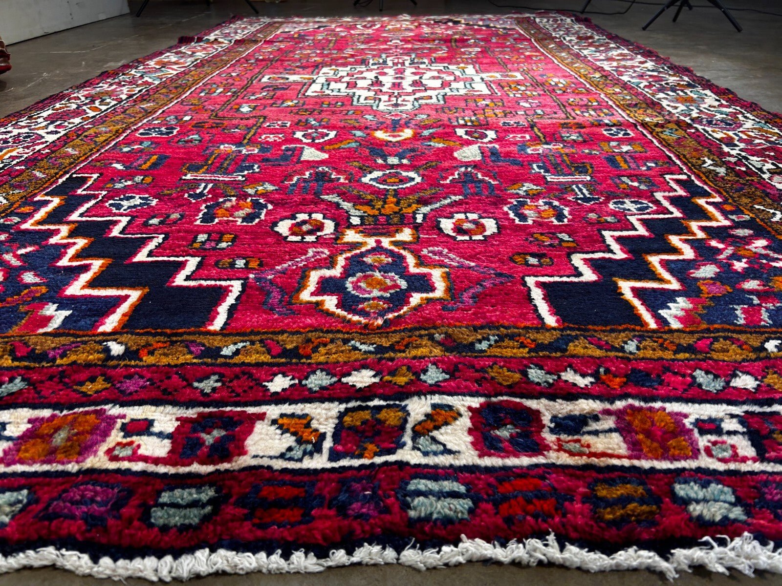5'5" x 10'1" Hand-Knotted 100% Wool Carpet - Hamadane Area Rug