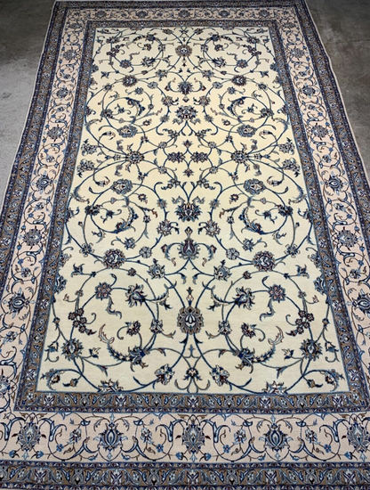 5'1"x8'6" Very Fine Hand-Knotted Wool & Silk Blend Naine Carpet - Area Rug