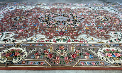 6'9"x9'10" Extra-Fine Hand-Knotted Wool & Silk Blend Tabrize Carpet - Area Rug