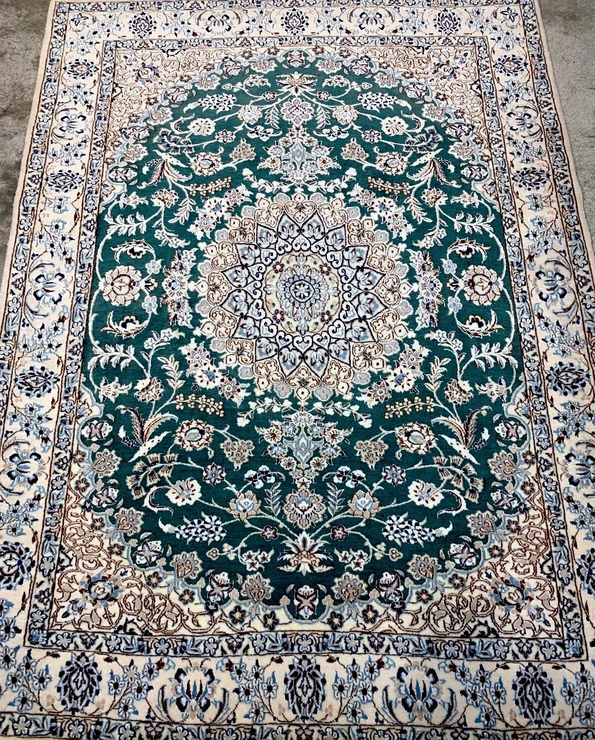 3'8"x4'10'' Hand-Knotted Very Fine Silk & Wool Naine Area Rug