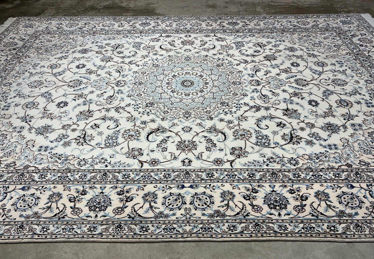 8'4"x12'1" Extra Fine Hand-Knotted Wool & Silk Naine Rug