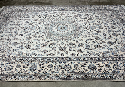 8'4"x12'1" Extra Fine Hand-Knotted Wool & Silk Naine Rug