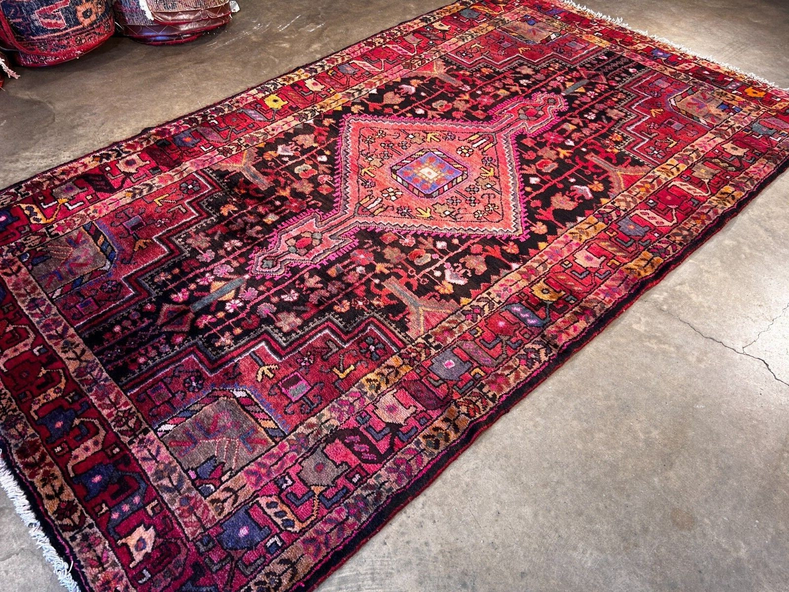 4'9" x 8'6" Hand-Knotted 100% Wool Carpet - Hamadane Area Rug