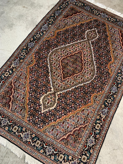 3'3"x5'0'' Hand-Knotted Silk & Wool Tabrize Mahi Area Rug - Area Carpet